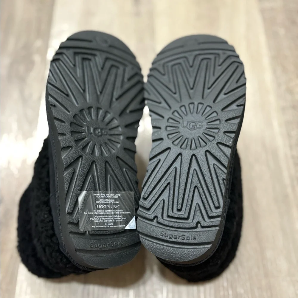 NEW Ugg Mini UGGbraid size 6